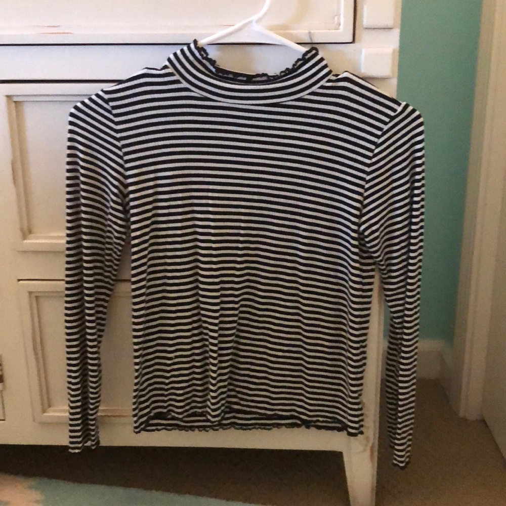 A black and white striped long sleeve t-shirt
